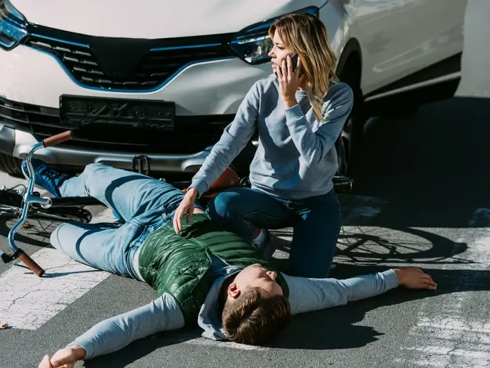 Hendersonville chiropractor exam for whiplash patient after crash near Indian Lake Village